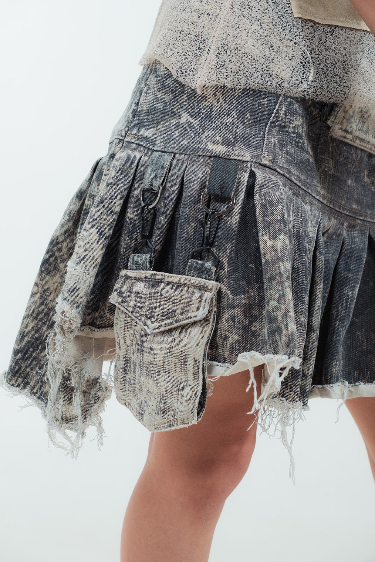 Zombitch please mini skirt