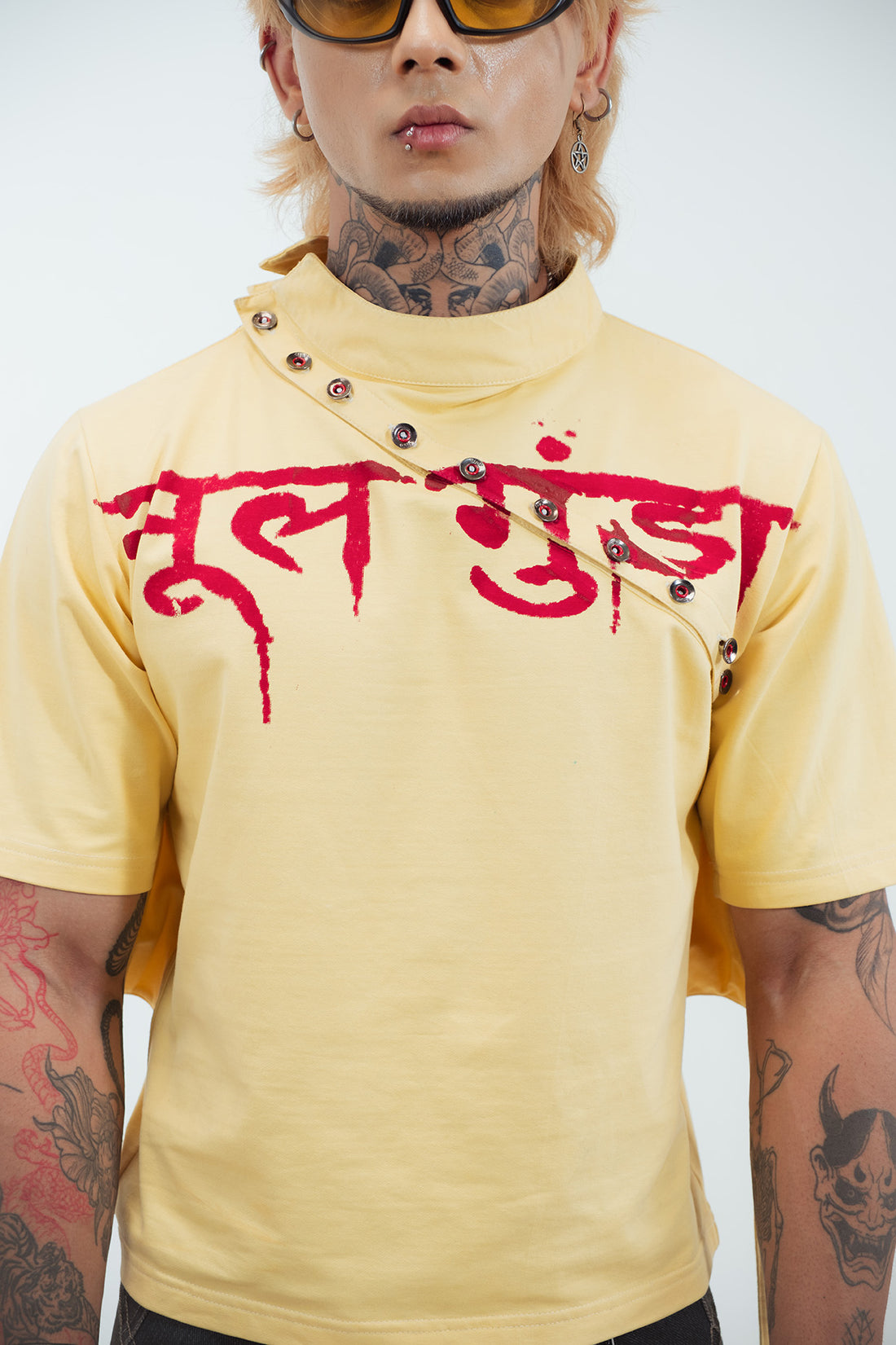 Mool gunda shoulder slit top